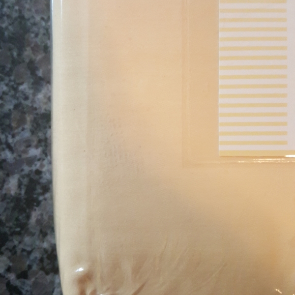 Back to school 300 thread count yellow new flat sh - Picture 2 of 4